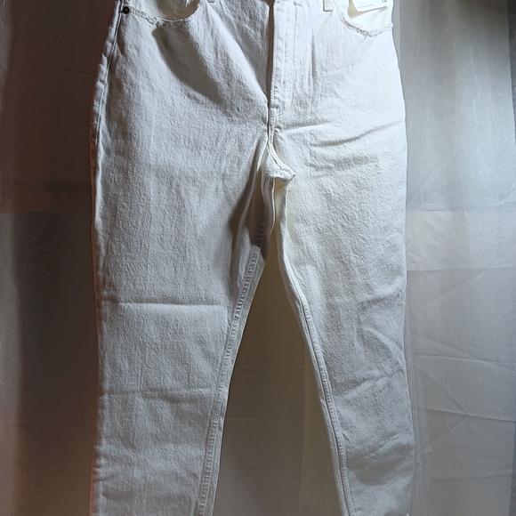 Abercrombie & Fitch Pants - Abercrombie & Fitch Cream High Rise Jeans